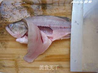 鲈鱼砂锅粥的做法步骤:3