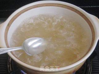 荸荠蜜枣银耳羹的做法步骤:4