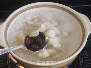 荸荠蜜枣银耳羹的做法步骤:6
