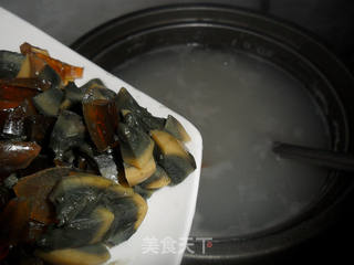 皮蛋瘦肉粥的做法步骤：3