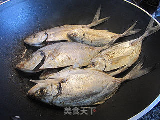 黄豆酱烧海鱼的做法步骤:2