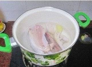无花果香菇炖鸡汤的做法步骤:2