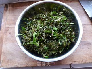 荠菜水饺的做法步骤：1