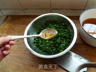 荠菜水饺的做法步骤：4