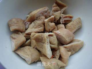 川味肥肠面的做法步骤:3