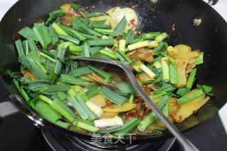 [花花菜]—土豆回锅肉的做法步骤：6