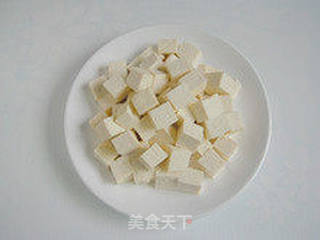 富有春天气息的简易小炒-----家常炒豆腐的做法步骤:2