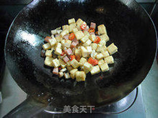 富有春天气息的简易小炒-----家常炒豆腐的做法步骤:9