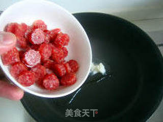 用一碗剩饭可以炒出舌尖上的情调-----韩国泡菜香肠炒饭的做法步骤:5