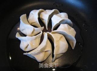 韭菜鸡蛋煎饺的做法步骤:9