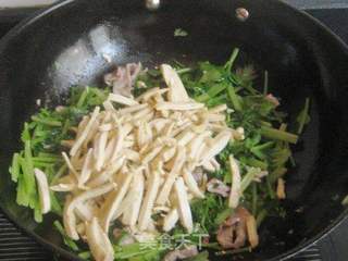 肉丝茶干炒芹菜的做法步骤:7