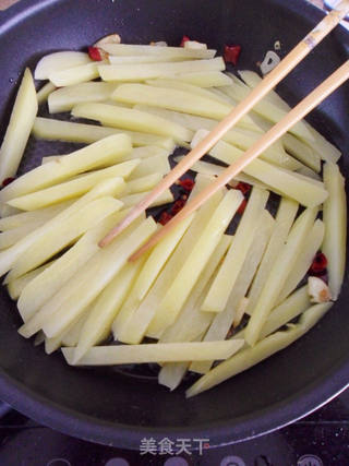 比薯条还好吃的新吃法【口味土豆条】的做法步骤：7