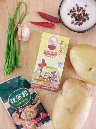 比薯条还好吃的新吃法【口味土豆条】的做法步骤：1