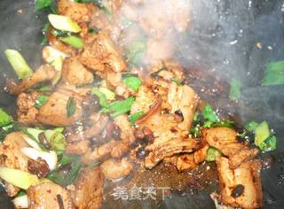 【十分钟不到搞定的美味】生爆盐煎肉的做法步骤:7