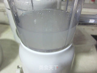 十分钟熬出香浓润滑的——皮蛋瘦肉粥的做法步骤:2
