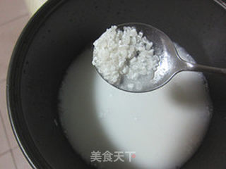 十分钟熬出香浓润滑的——皮蛋瘦肉粥的做法步骤:3