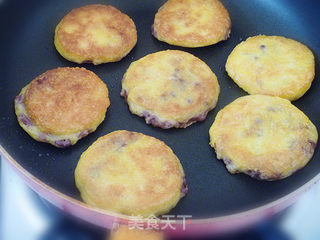 【简单制作的花样饼】自制红豆健康饼---红豆黄米粘饼的做法步骤：10