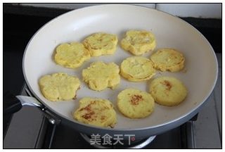 餐桌上绽放的春天——花样馒头片的做法步骤:4