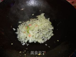 菠萝炒饭的做法步骤：3