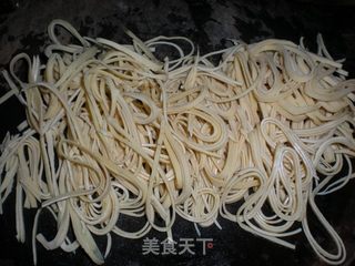 三分钟的快手菜——凉拌百叶丝的做法步骤:2