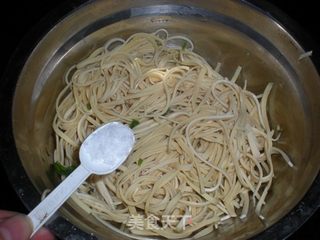 三分钟的快手菜——凉拌百叶丝的做法步骤:13