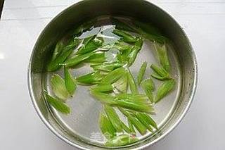 西芹炒山药的做法步骤:4