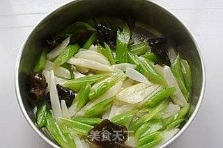 西芹炒山药的做法步骤:7