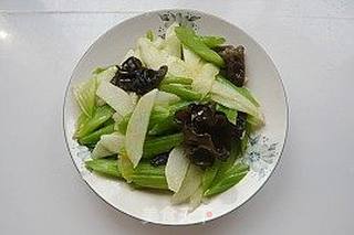 西芹炒山药的做法步骤:8