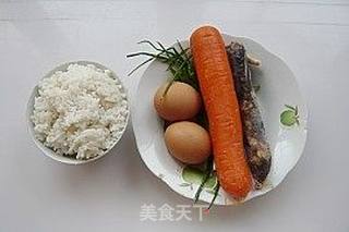 香肠胡萝卜蛋炒饭的做法步骤：1