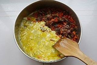 香肠胡萝卜蛋炒饭的做法步骤:4