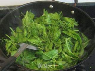 蒜泥凉拌豌豆苗的做法步骤:3