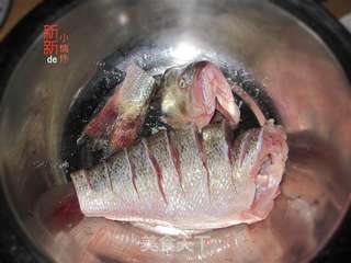 开屏鲈鱼的做法步骤:5
