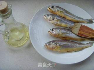 红烧小黄鱼的做法步骤:4