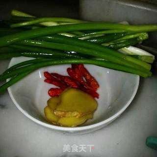 清明节前后的时令菜-家常炒螺蛳的做法步骤:2