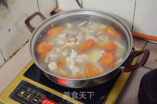 蕃茄薯仔炖鸡汤的做法步骤:4