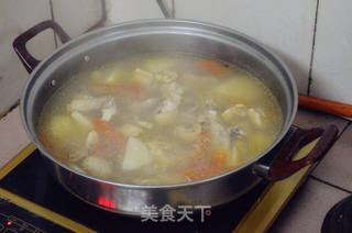 蕃茄薯仔炖鸡汤的做法步骤:6
