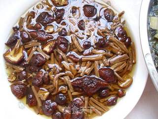 茶树菇梅菜扣肉的做法步骤:2