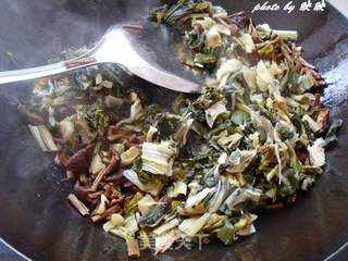 茶树菇梅菜扣肉的做法步骤:10