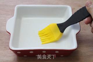 自己在家也可以做奶糖,奶香味十足的花生牛轧糖的做法步骤:7