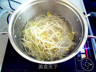 爽口惹味的“白灼豆芽茼蒿”的做法步骤:3