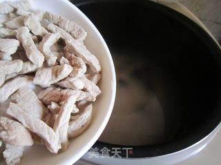 皮蛋瘦肉粥的做法步骤：8