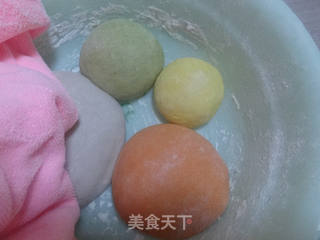 三色双菇鲈鱼饺子的做法步骤:2