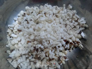 三色双菇鲈鱼饺子的做法步骤:6