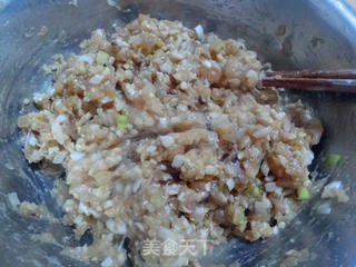 三色双菇鲈鱼饺子的做法步骤:7