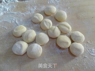 三色双菇鲈鱼饺子的做法步骤:9