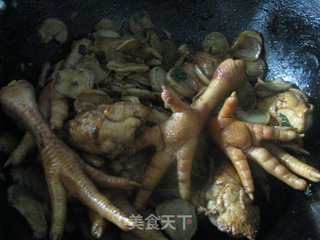 东北家常菜--土豆干炖鸡翅根的做法步骤:6