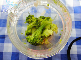 用食物给宝宝讲经典童话故事——小蝌蚪找妈妈的做法步骤:15