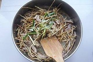 鱼腥草炒肉丝的做法步骤:8