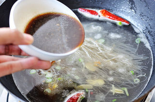 菠菜鸡蛋炖粉条的做法步骤：7