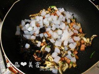 菜饭一锅香——菌菇魔芋菜饭的做法步骤:4